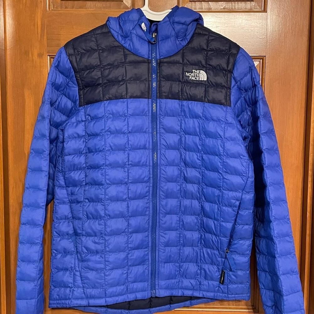 Boys L (14/16) The North Face ThermoBall Eco Hooded Jacket (blue and navy)